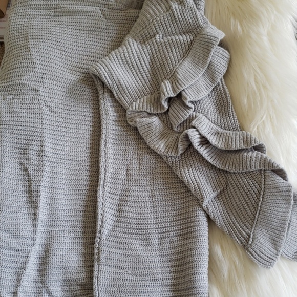 Just in!!! Grey Oversized Ruffle Sleeves Sweater - Picture 6 of 7